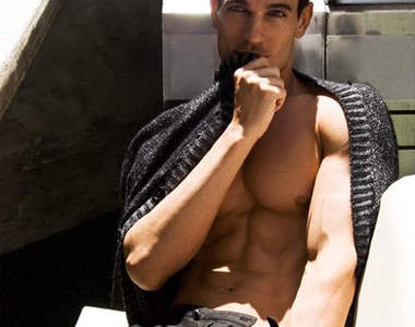 【美國出品】桃花電眼好迷人的 Josh Kloss ♥