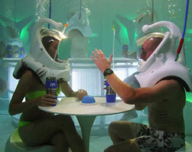 水下夜店 就算在海底也要嗨翻天