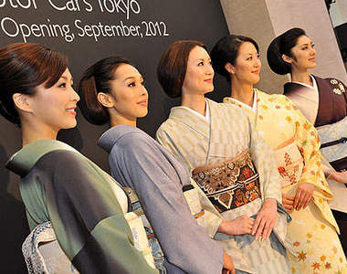 勞斯萊斯東京新開張～跟著和服美人來逛勝利女神的新家吧