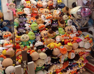 雖然我夾不到…但我喜歡看夾娃娃機裡滿坑滿谷的娃娃～