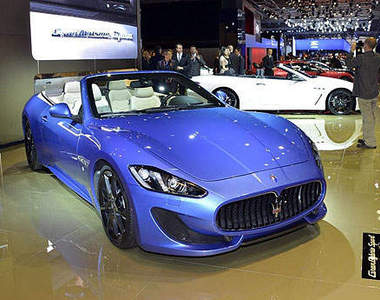 《Maserati GranCabrio MC》上空的海神號就是這麼性感~