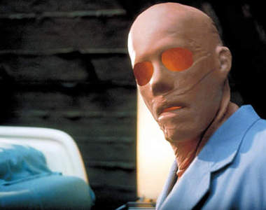 噹啷~原來透明人是要這樣現身的~ 