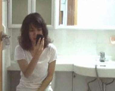 在嗯嗯時，男友視訊來電...要接還是不要接呢？