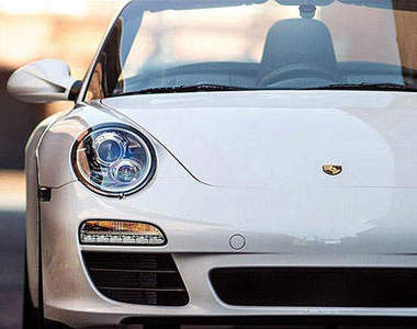 中置駕駛座《保時捷911敞篷車》這樣要怎麼買得來速呢？