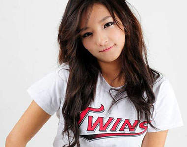 LG啦啦隊新女神姜潤伊~粉絲都說像具荷拉