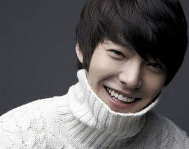 韓國型男《金宇彬》~其實是蕭敬騰失散多年的弟弟￣︶￣ (誤)