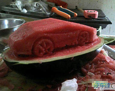熱昏了！來顆《Lamborghini西瓜》消消暑吧～