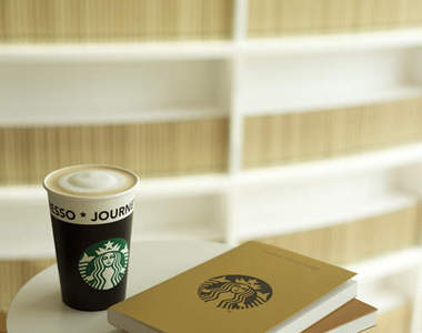 星巴克《全世界第一家期間限定店》表參道開幕