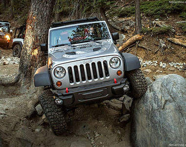 《Jeep Wrangler十周年紀念版》翻山越嶺都難不倒的超強吉普車～