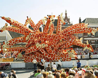 荷蘭怪異花車大遊行 連花車都跟別人不一樣