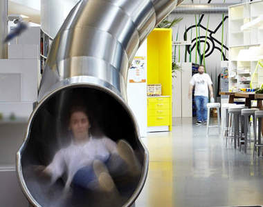 辦公室裡放溜滑梯！？怎麼上班可以這麼醋咪♥