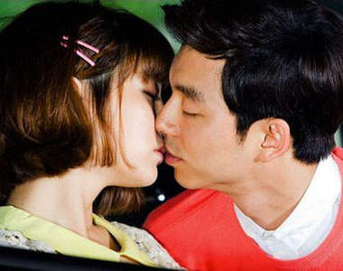 情侶愛愛太大聲>//<~住戶火大貼公告啦