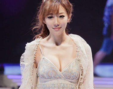 爆紅！美女人資HR《度娘》劉冬