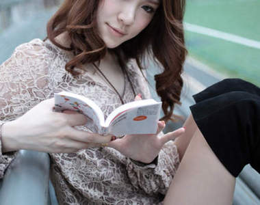 看不出年齡的寫真女星　你看得出來她到底幾歲嗎？