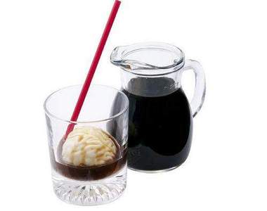 《CAPCOM BAR》惡靈古堡菜單  學人魔吃腦啦<囧>