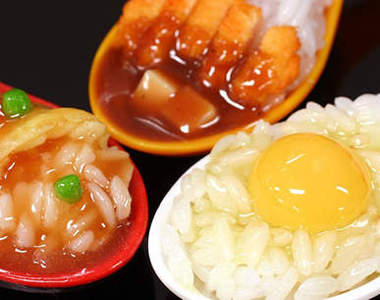 《超逼真食物手機吊飾》～【•】_【•】讓我餵你吃口飯～阿～