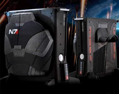 《質量效應3》厚實的N7護甲造型限定主機外殼 硬梆梆~★