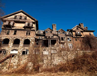 廢棄的貝內特女子學院 今天晚上的晚自習,記得要來喔!