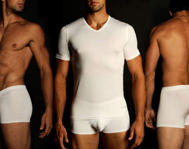 10 個火辣性感的內褲男模 & 名人（拍～）