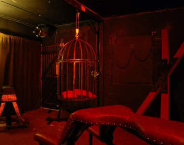 你～想知道性愛俱樂部裡面長怎樣嗎～？