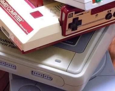 集結從古至今(?)的遊戲主機  一口氣體驗電玩進化史!