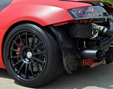 超暴力的雙渦輪Audi R8！不過怎麼有開腸剖肚的錯覺？wwww