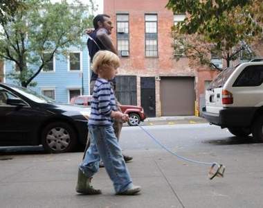 2000隻透明狗集體散步　只有聰明的人才看得到（誤）