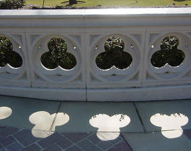 你知道迪士尼樂園到處都有《隱藏版米奇》嗎?