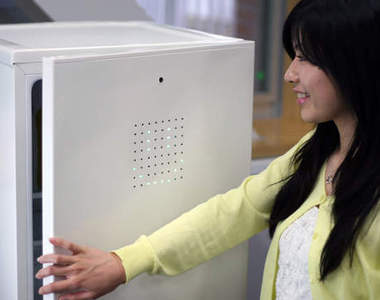 《笑笑冰箱》要微笑才能打開的冰箱 你今天笑了嗎？>.^