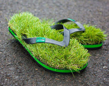 真實《草鞋》在腳上~走到哪都踩得到草喔