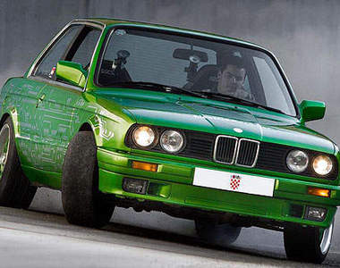 《BMW變身Rimac e-M3》電力十足的綠色怪獸～