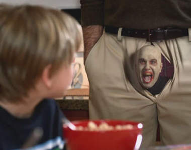 驚嚇玉米片 超詭異廣告讓你邊吃邊吐奶(噁)