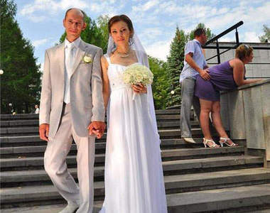 結婚是終生大事.....所以更要去搗亂ww