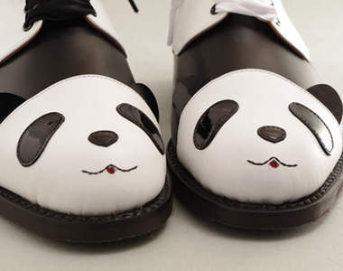 上野新名物！？《貓熊皮鞋》臉長得好醋咪♥