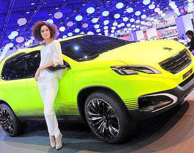 《Peugeot 2008概念車》跨界小獅王有了螢光新衣~