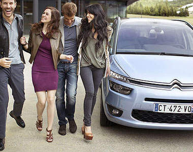 新《雪鐵龍Grand C4 Picasso》瞇瞇眼休旅加大版來囉～