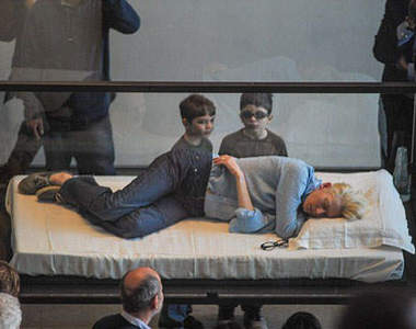 《明星沉睡Live展》這也是藝術的一種......嗎？