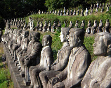 B級景點《石像的故鄉》上千尊石像竟然幾乎都是一般人ww