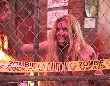 死亡復甦3展場殭屍秀　大家忙著〝啊~啊~〞不然就是〝喔~喔~〞