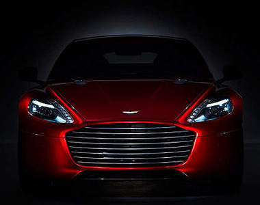 戰力升級《Aston Martin Rapide S》張大嘴巴氣勢足～