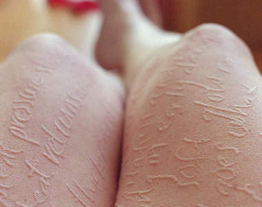 皮膚就是我的畫布～「皮膚劃痕症」患者的另類創作