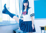 I字腿美少女 那奈 第一本寫真集腳翹高高發售中 I字腿美少女 那奈 第一本寫真集腳翹高高發售中