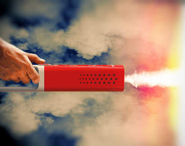 超便利《手提迷你滅火器》 夏日防火災的必備好物~(咻咻咻)