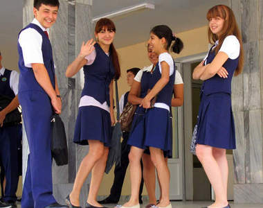 《各國制服大PK》這裡有好多制服妹~(笑)