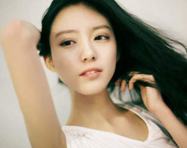 CherrySue 略顯瘦感但相當清新的美女