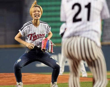 安英美《18禁開球》？就算撩開衣服也不想輸⊙＿⊙