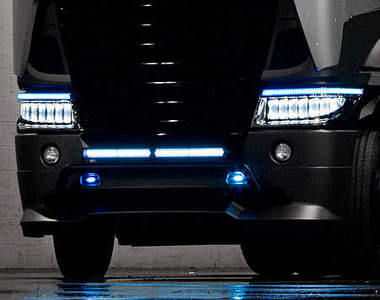 《變形金剛4》戴姆勒最新2014年式拖車頭初登場~