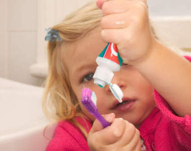 KUSO《擠牙膏心理測驗》由生活習慣看出你的小秘密...XD