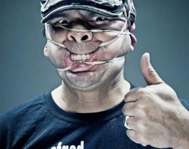 《橡皮筋纏臉》這應該不是什麼play吧XD