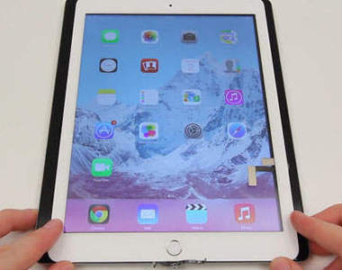 老外PO影片示範:新一代iPad5 同樣會有指紋辨識功能?!